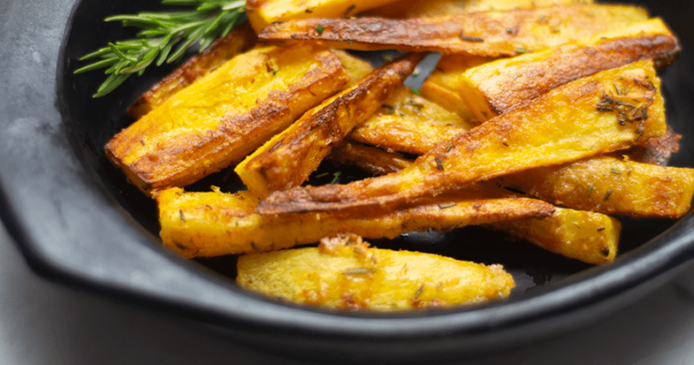 Arracachas, chirivías o pastinacas asadas con romero y parmesano