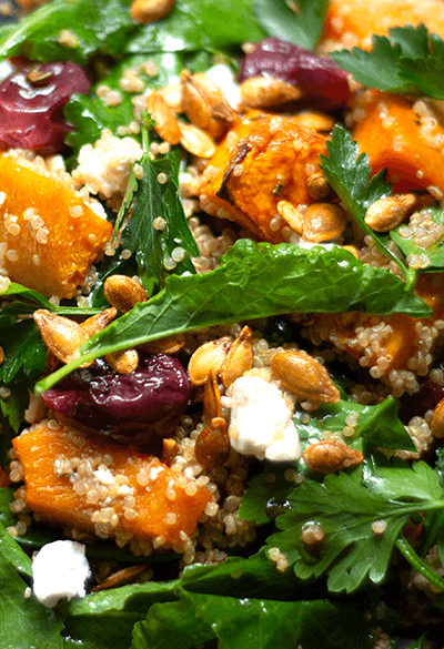 ENSALADA DE ZAPALLO ASADO CON UVAS, QUINUA Y FETA