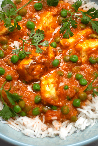 Mattar paneer ( curry con queso fresco, tomates y arvejas )