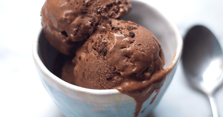 Helado de banano y maní súper natural ( además, ayuda a dormir)