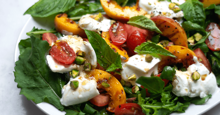 ENSALADA DE MELOCOTONES ASADOS  Y BURRATA