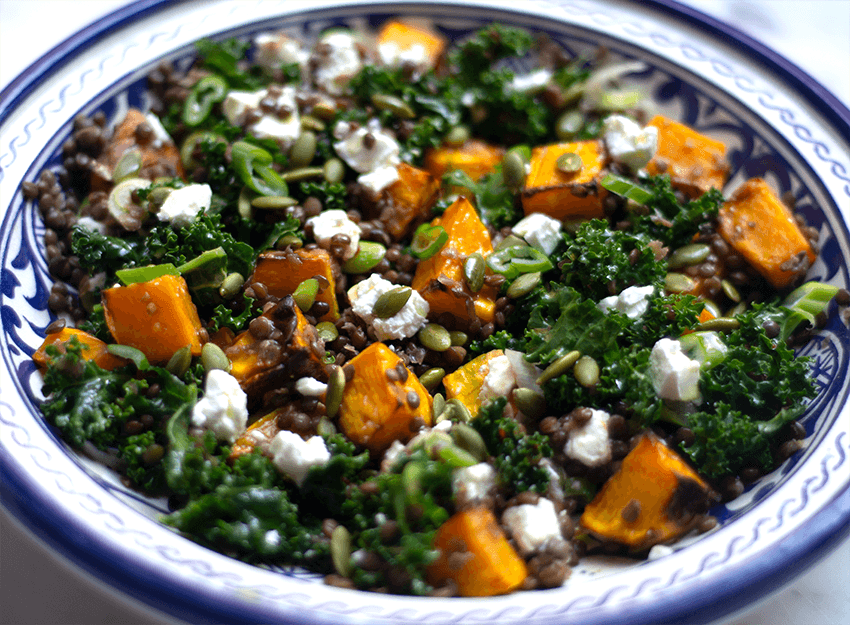 Ensalada de zapallo asado, lentejas y queso feta